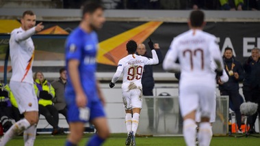 Alla Roma basta Kluivert: Fonseca vola agli ottavi