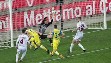 Serie B, Chievo-Livorno 0-1. Frosinone-Salernitana 1-0