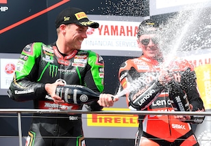 Superbike: Lowes vince gara-2 a Phillip Island, battuto Rea