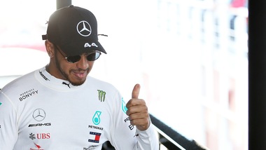 F1, Hamilton: "Pirelli sa che abbiamo bisogno di gomme migliori"