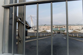 Juve-Milan rinviata, poi solo porte chiuse