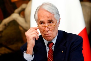 Coronavirus, Malagò duro: "Il calcio si deve adeguare alla realtà del Paese"