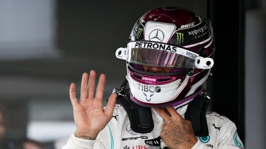 F1, Hamilton pensa solo alla Mercedes: "Non è una battaglia con la Ferrari"