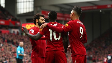 Il Liverpool torna al successo, pareggia il Tottenham di Mourinho. Sheffield 5°