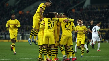 Bundesliga, il Borussia D. è secondo. Piatek non incide con l'Hertha