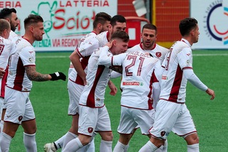 Reggina, di nuovo tre punti: 2-0 esterno al Picerno. Monopoli, tonfo casalingo