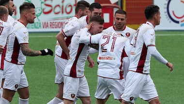 Reggina, di nuovo tre punti: 2-0 esterno al Picerno. Monopoli, tonfo casalingo