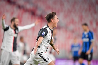 Serie A, Juve-Inter 2-0: Ramsey e Dybala show, Sarri torna in vetta