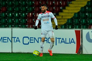 Serie C Cavese-Potenza 0-0. Catanzaro-Bari 1-1: Antenucci e Kanoute