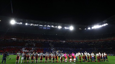 La Uefa annuncia: "Niente strette di mano in campo"