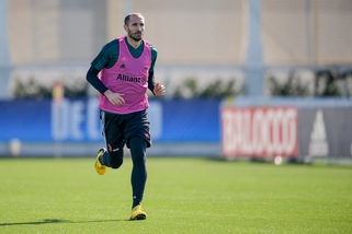 Juve-Lione, Chiellini ci prova e guida il gruppo degli inseguitori