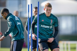 Juventus, riprendono gli allenamenti. E Sarri richiama gli stranieri