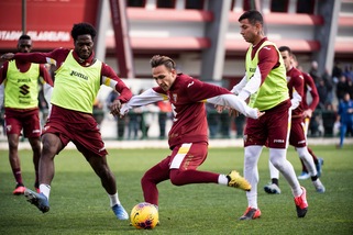 Il Torino non si ferma: Longo dirige una seduta atletica