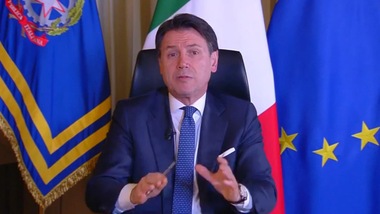 Coronavirus, Conte: "Chiuse attività commerciali. Aperte le edicole"