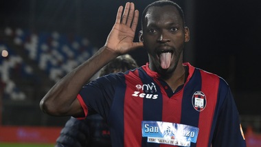 Coronavirus: Crotone, Simy: "Momento difficile, restiamo uniti"