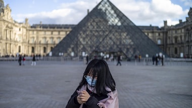 Coronavirus, a Parigi chiude anche il Louvre