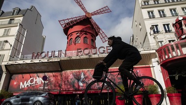 Coronavirus, in Francia stop ai luoghi pubblici