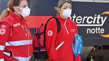 Coronavirus, Lombardia verso il collasso. In Italia 175 morti e 527 guariti in più