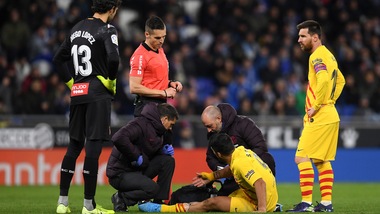 As: "Suarez vuole tornare contro il Napoli: il Barcellona ci spera"