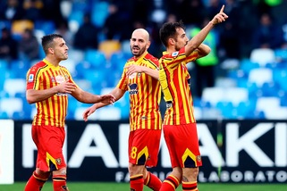 Coronavirus, il Lecce tornerà in campo il 23 marzo