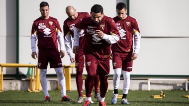 Coronavirus, Rincon: "Ci alleniamo a casa, ma il pallone mi manca"