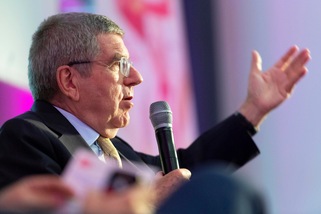 Coronavirus, Bach: "Olimpiadi? La nostra priorità e la salute degli atleti"