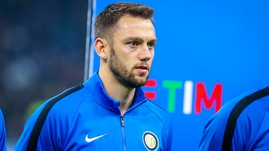 Inter in isolamento, De Vrij divora libri: è già a 4