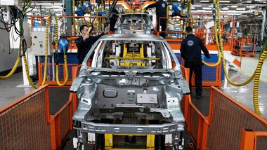 Coronavirus, i sindacati: "Con troppe fabbriche aperte ci sarà uno sciopero generale"