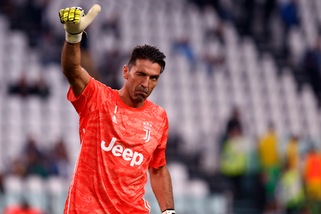 Buffon rinnoverà fino al 2021: la leggenda non smette