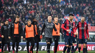 Coronavirus, i calciatori del Bologna telefonano ai tifosi