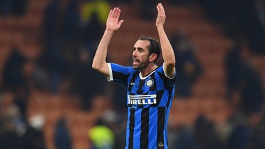 Mirror: "Inter, Mourinho su Godin: duello Tottenham-Man United”