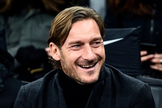 Totti ricorda l'esordio con la Roma: "Amore senza fine"