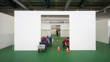 Bergamo, continuano i lavori nel nuovo ospedale da campo