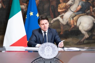 Coronavirus, Conte: “4,3 miliardi ai Comuni, 400 milioni per chi non può fare la spesa”