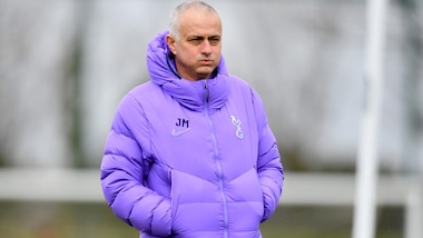 Coronavirus, Mourinho prepara allenamenti a distanza. Winks stupito: "Sono strani"