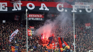Coronavirus, raccolta fondi degli Ultras Genoa per l'ospedale San Martino