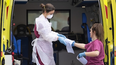 Coronavirus, record di morti in Gran Bretagna: 708 in un giorno