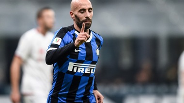 Coronavirus, Borja Valero attacca: "È servito un positivo per fermare la Serie A"