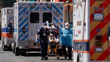 Coronavirus, New York pensa alla realizzazione di fosse comuni in parchi pubblici