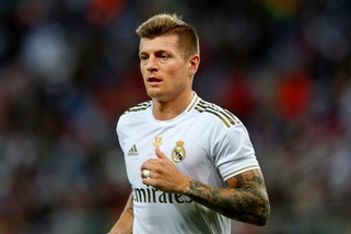 Kroos contro il taglio degli stipendi: "È inutile, meglio la beneficenza"