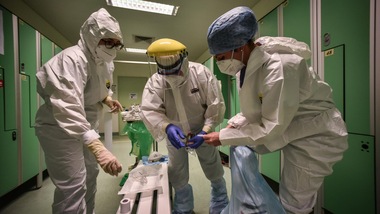 Coronavirus, ecco il vaccino: in estate la sperimentazione sull'uomo