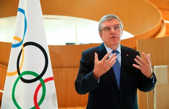 Coronavirus, Bach plaude Malagò: "Video Coni esempio dello spirito olimpico"