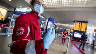 Coronavirus, a Roma si misura la temperatura in stazione