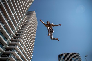 Coronavirus, artisti in strada per la gente in Repubblica Ceca