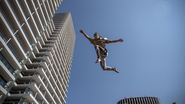 Coronavirus, artisti in strada per la gente in Repubblica Ceca