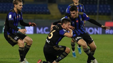 Coronavirus, dal Pisa 4500 mascherine al policlinico Cisanello