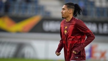 The Sun: "La crisi per il coronavirus allontana Smalling dalla Roma"