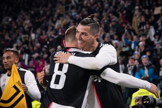 Juve, Ramsey incensa Cristiano Ronaldo: "Tra i più grandi della storia"