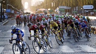 Coronvirus, Tour de France rinviato: partenza il 29 agosto