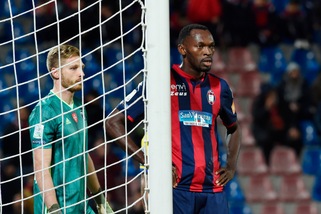 Crotone, Simy sul coronavirus: "Penso a chi lotta per la vita, non alla ripresa"